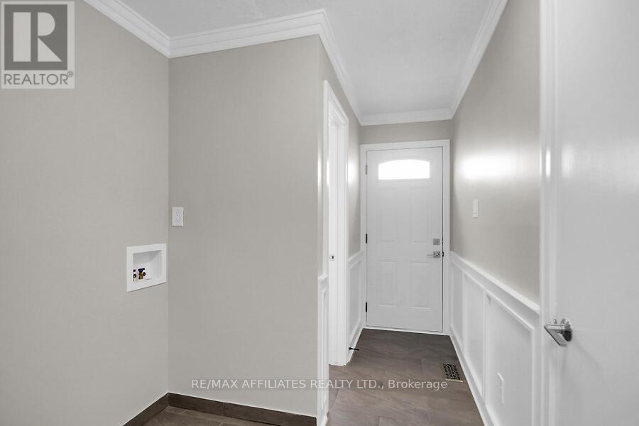 Photo 22 of 23 Tamblyn Crescent, Ottawa ON