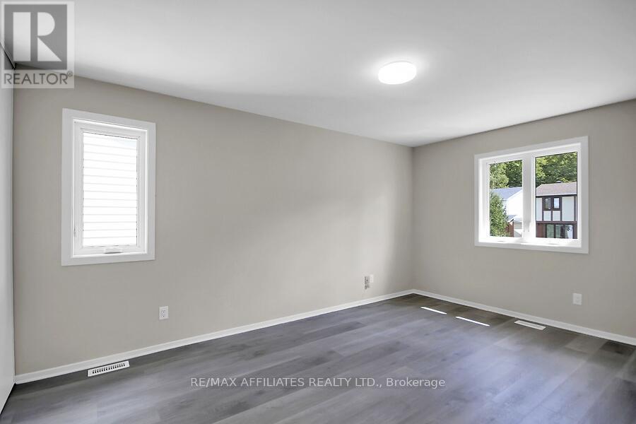 Photo 24 of 23 Tamblyn Crescent, Ottawa ON