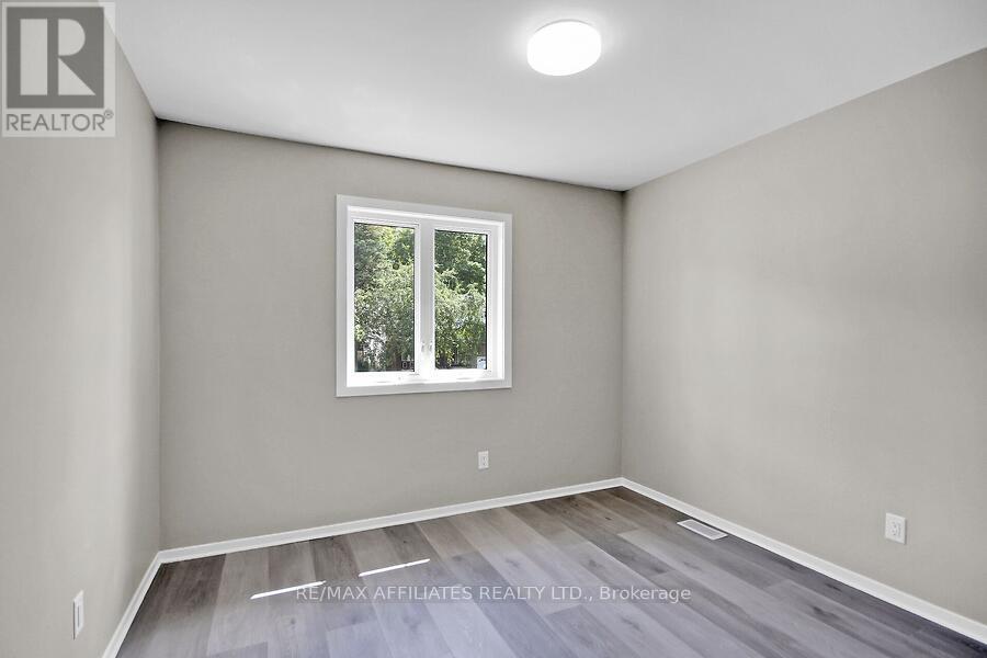Photo 27 of 23 Tamblyn Crescent, Ottawa ON