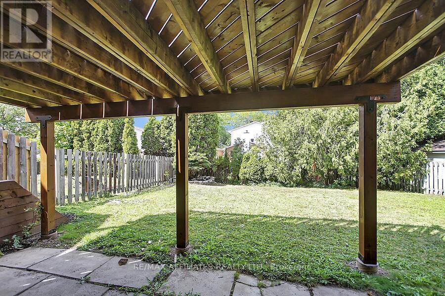 Photo 30 of 23 Tamblyn Crescent, Ottawa ON
