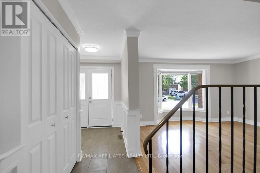 Photo 6 of 23 Tamblyn Crescent, Ottawa ON