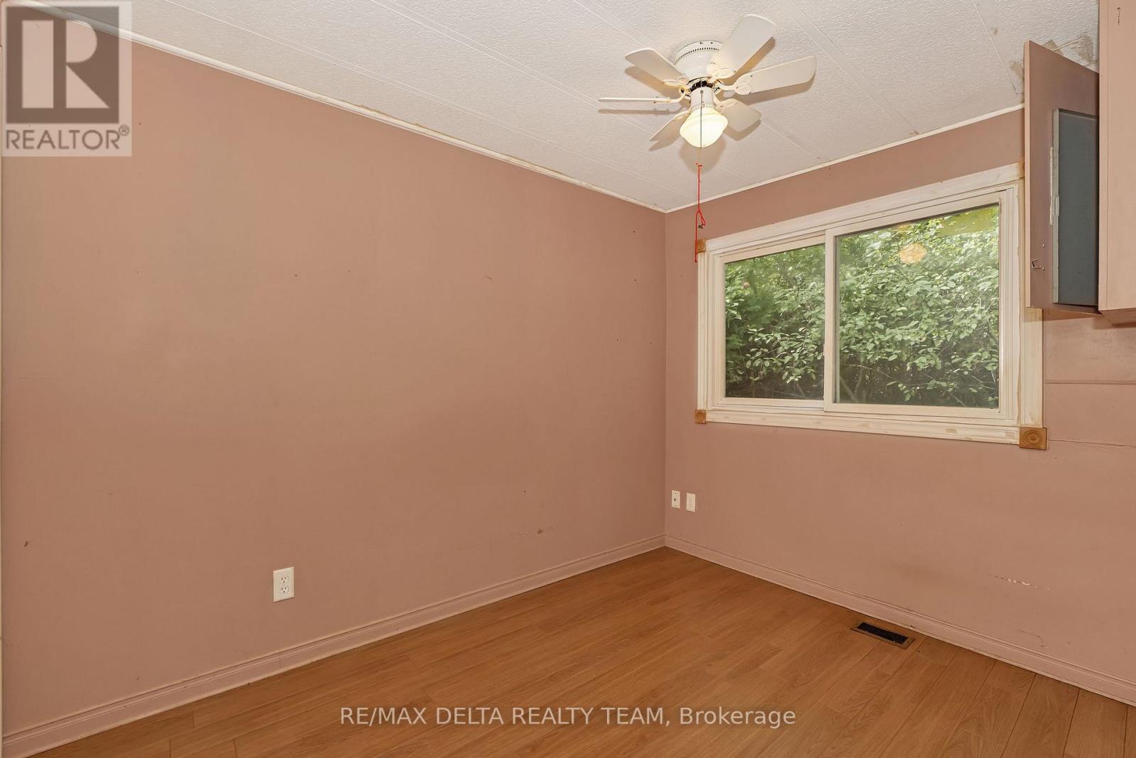 Photo 13 of 25 Fringewood Drive, Ottawa ON