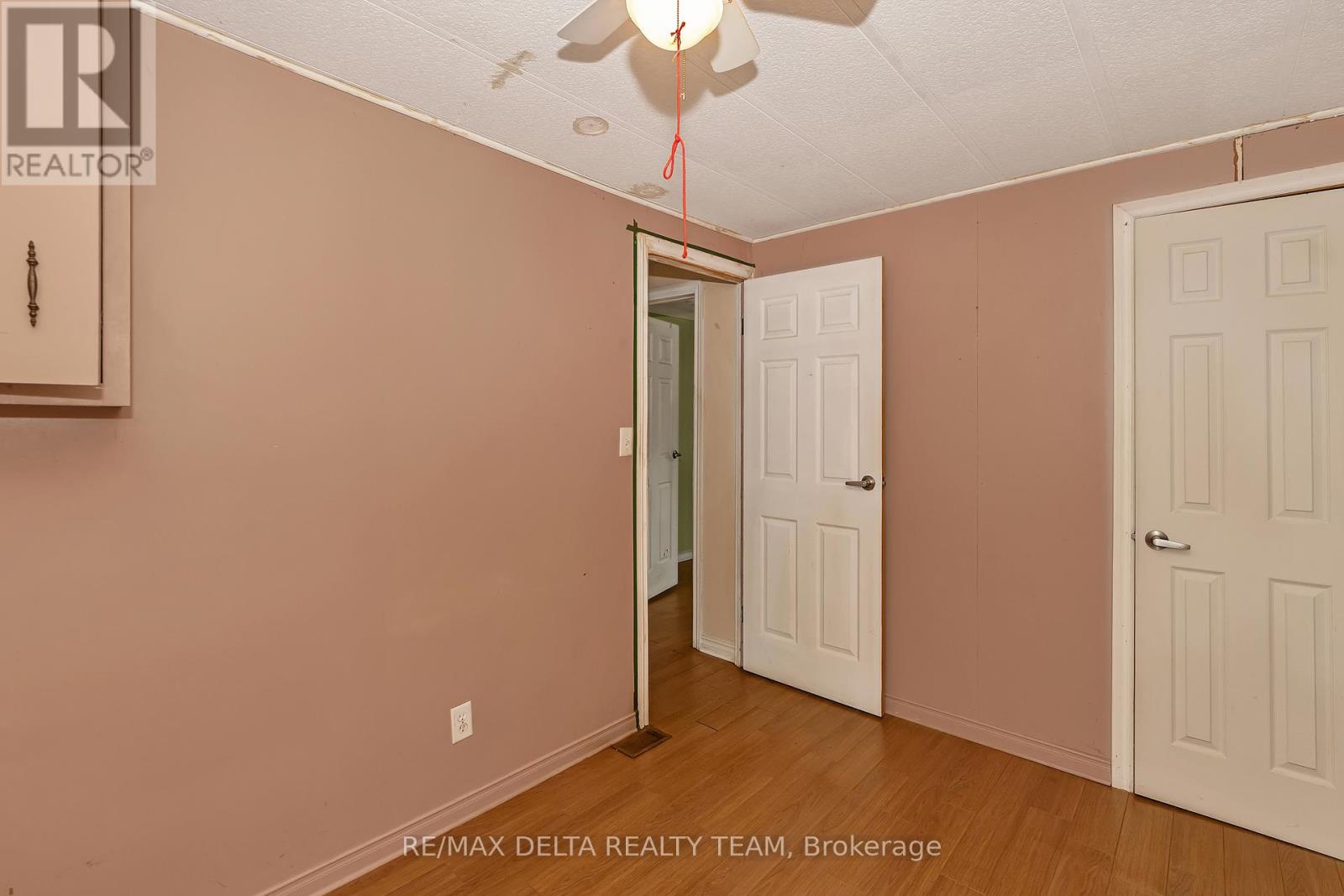 Photo 14 of 25 Fringewood Drive, Ottawa ON