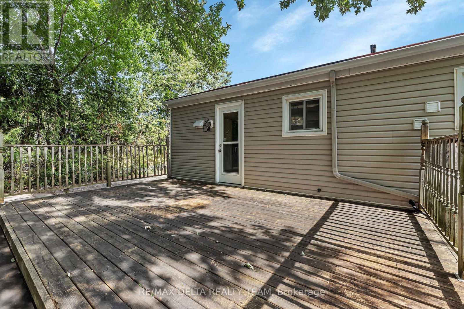 Photo 22 of 25 Fringewood Drive, Ottawa ON