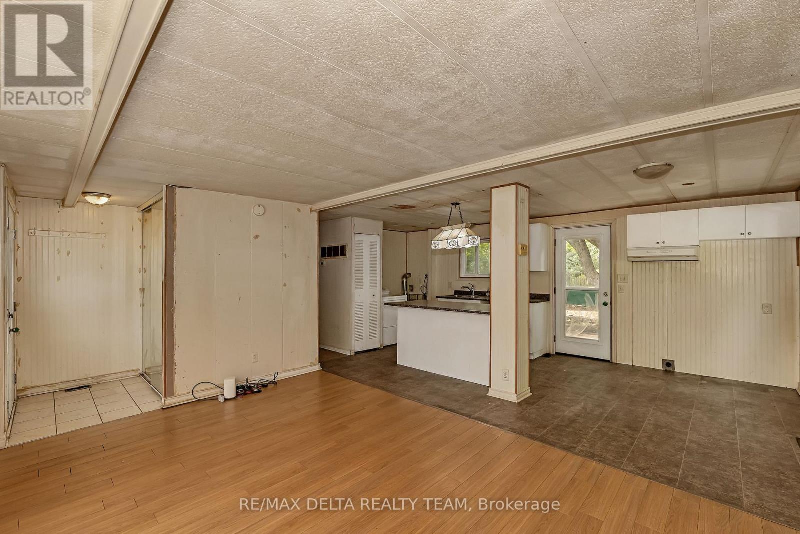 Photo 6 of 25 Fringewood Drive, Ottawa ON