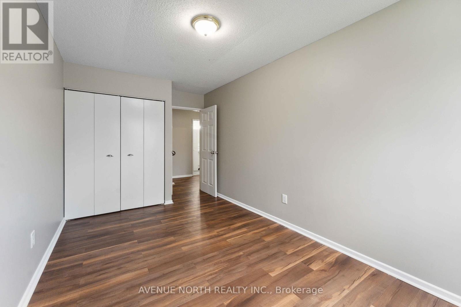 Photo 14 of 34 J 1958 Jasmine Crescent, Ottawa ON