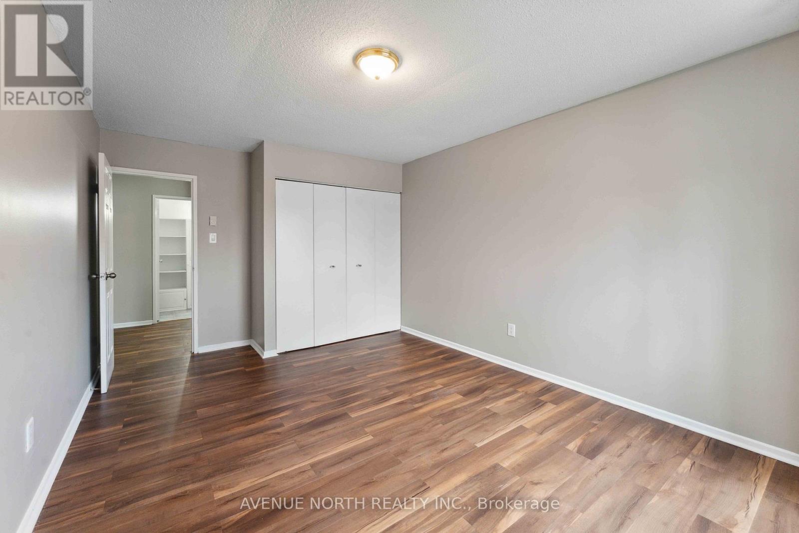 Photo 16 of 34 J 1958 Jasmine Crescent, Ottawa ON