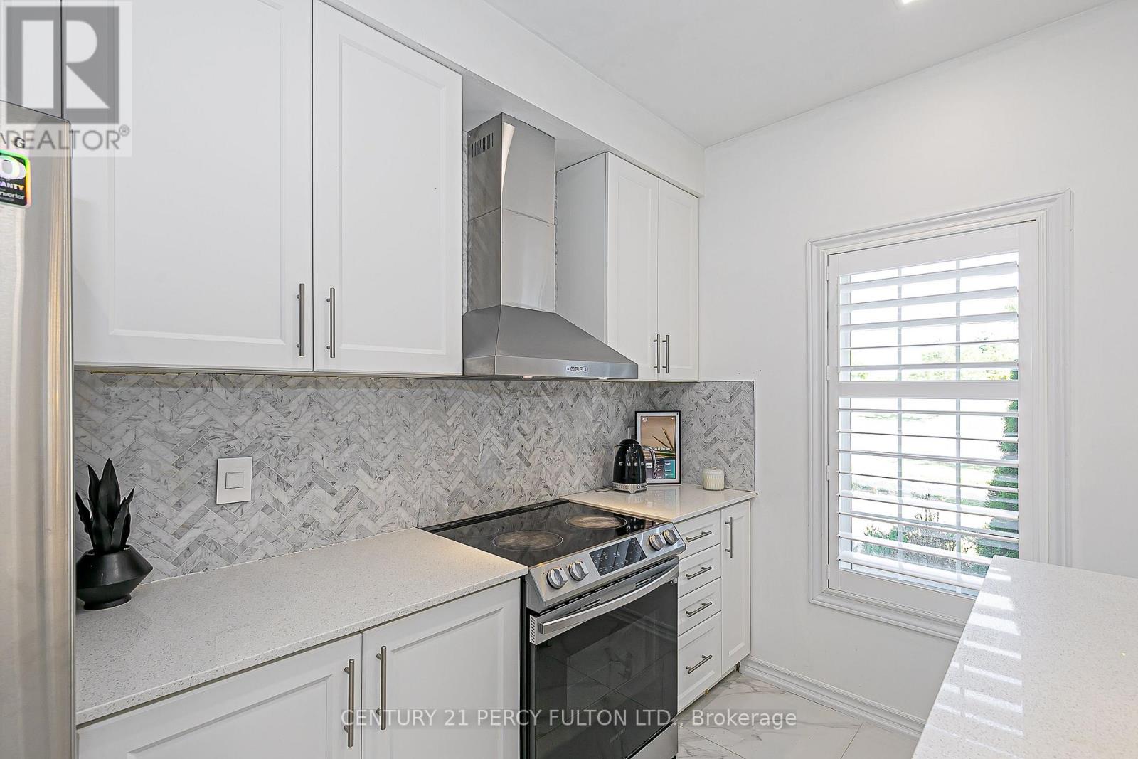 Photo 10 of 29 Vettese Court, Markham ON