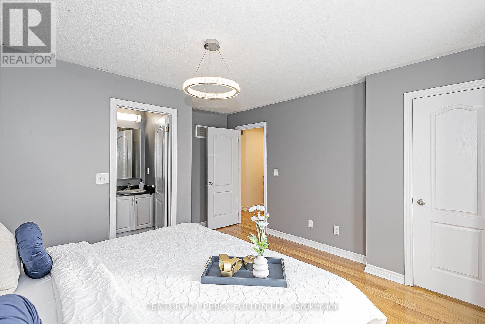 Photo 22 of 29 Vettese Court, Markham ON
