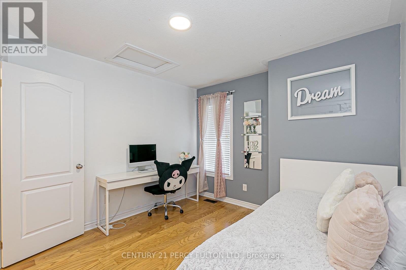 Photo 27 of 29 Vettese Court, Markham ON