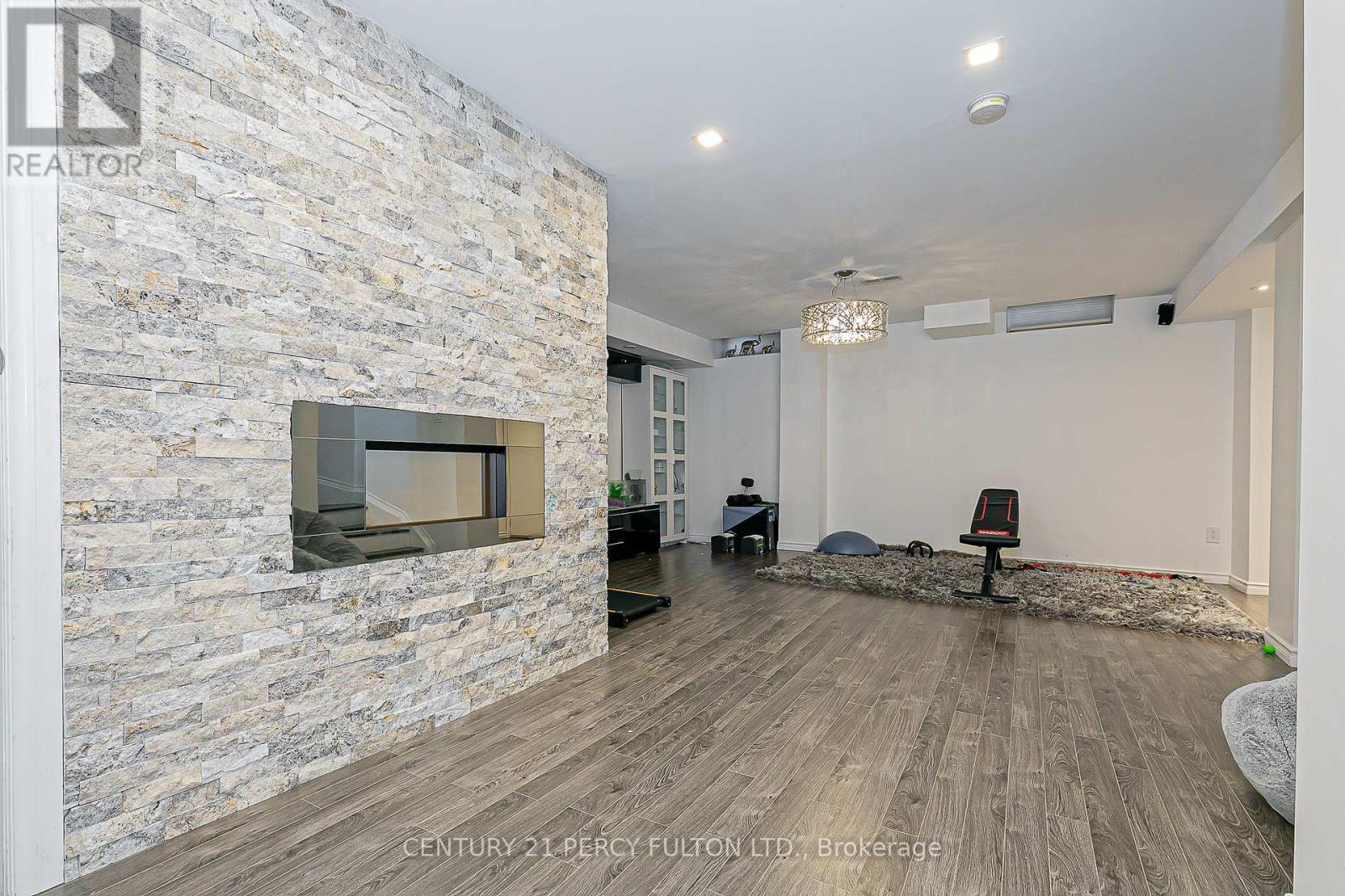 Photo 37 of 29 Vettese Court, Markham ON