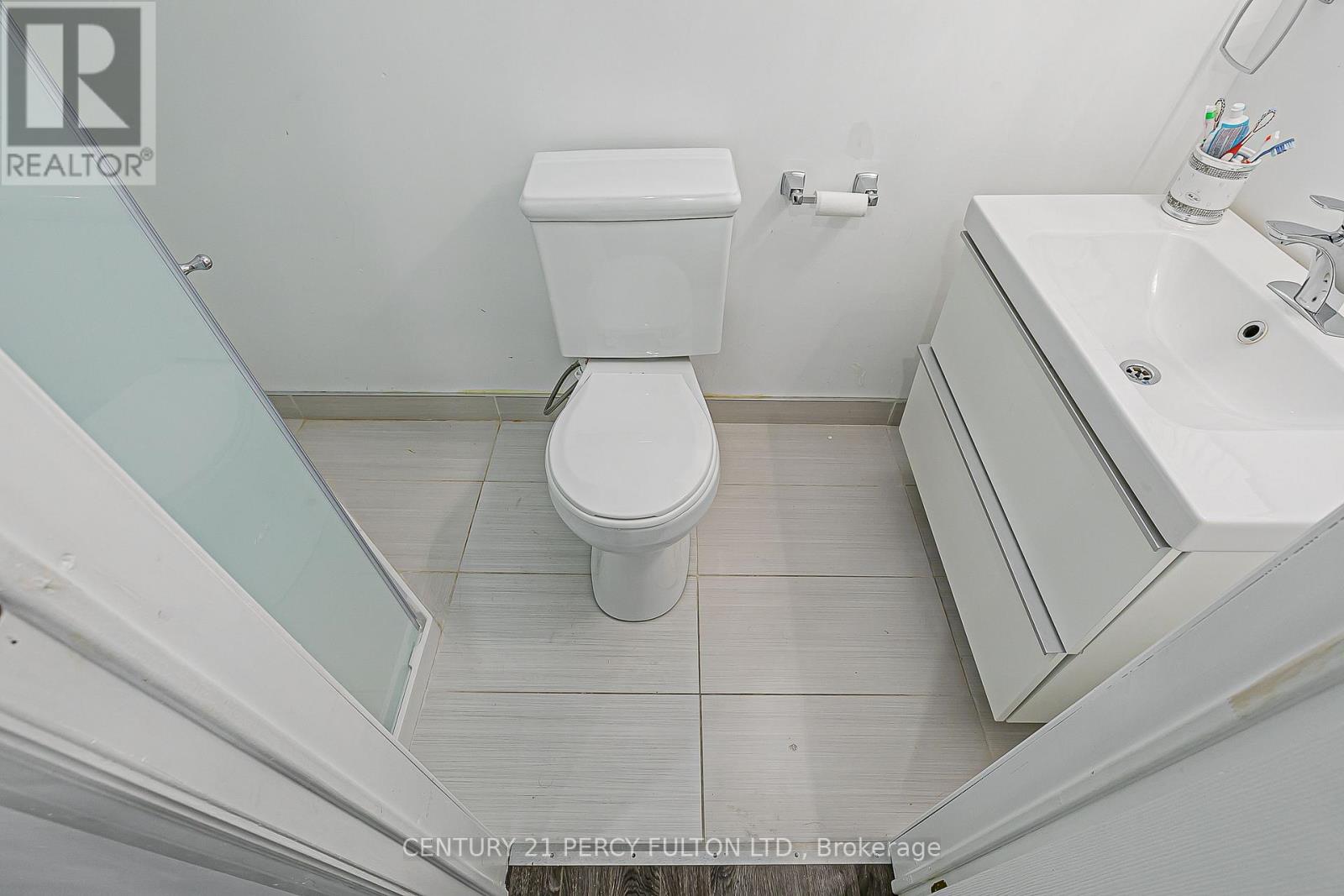 Photo 40 of 29 Vettese Court, Markham ON