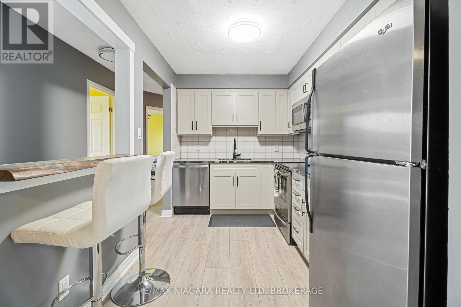 Photo 9 of 302 78 Welland Street N, Thorold ON