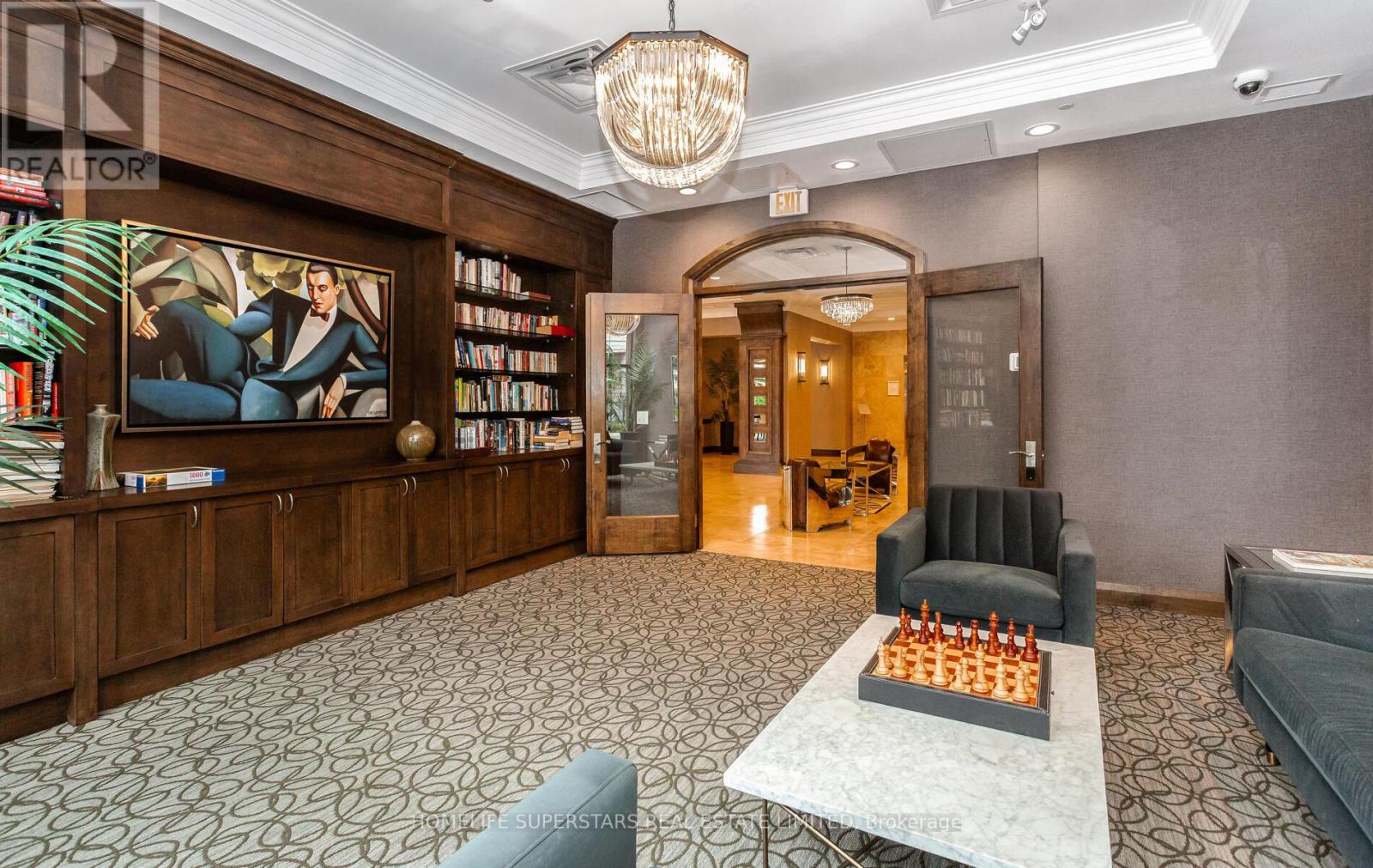 Photo 12 of 302 205 Lakeshore Road W, Oakville ON