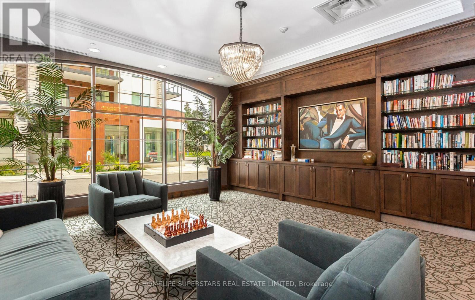 Photo 11 of 302 205 Lakeshore Road W, Oakville ON