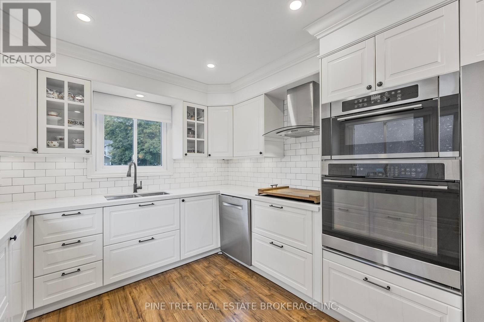 Photo 11 of 85 Elizabeth Street, Barrie ON