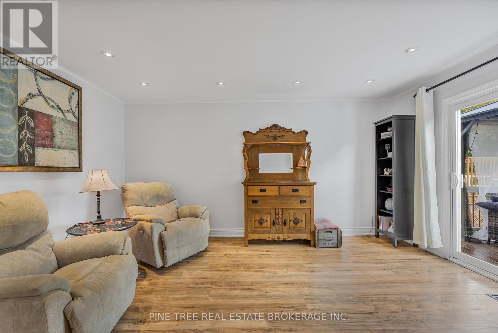 Photo 15 of 85 Elizabeth Street, Barrie ON