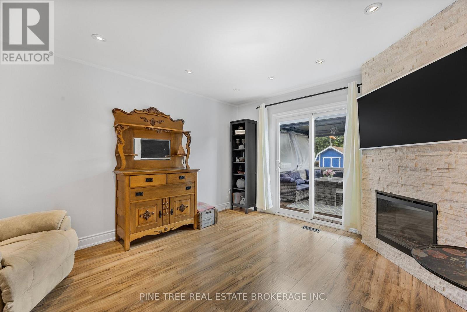Photo 16 of 85 Elizabeth Street, Barrie ON