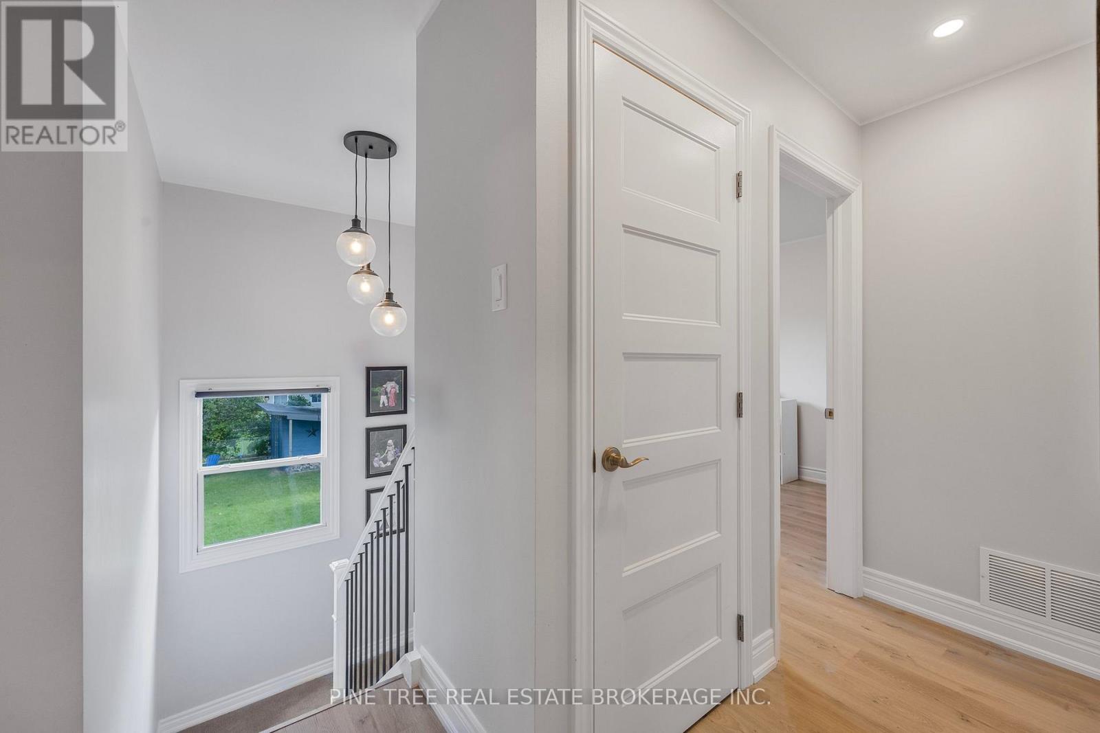 Photo 17 of 85 Elizabeth Street, Barrie ON