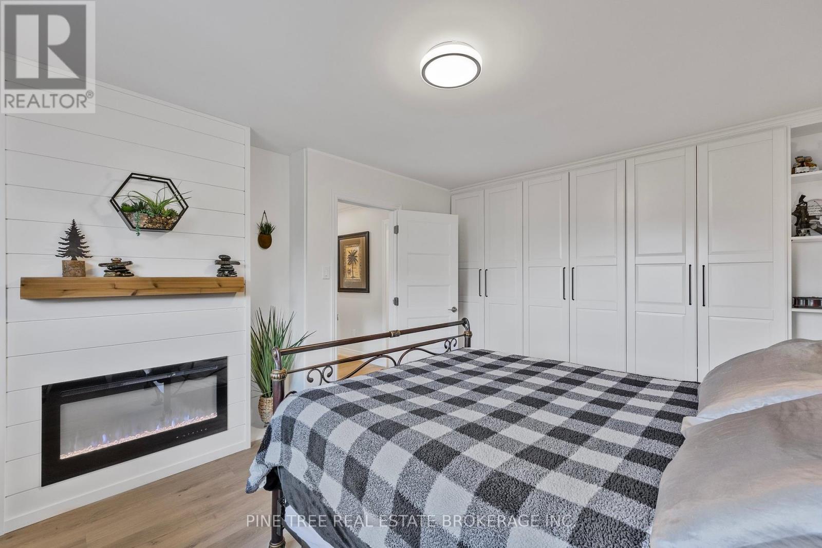 Photo 18 of 85 Elizabeth Street, Barrie ON