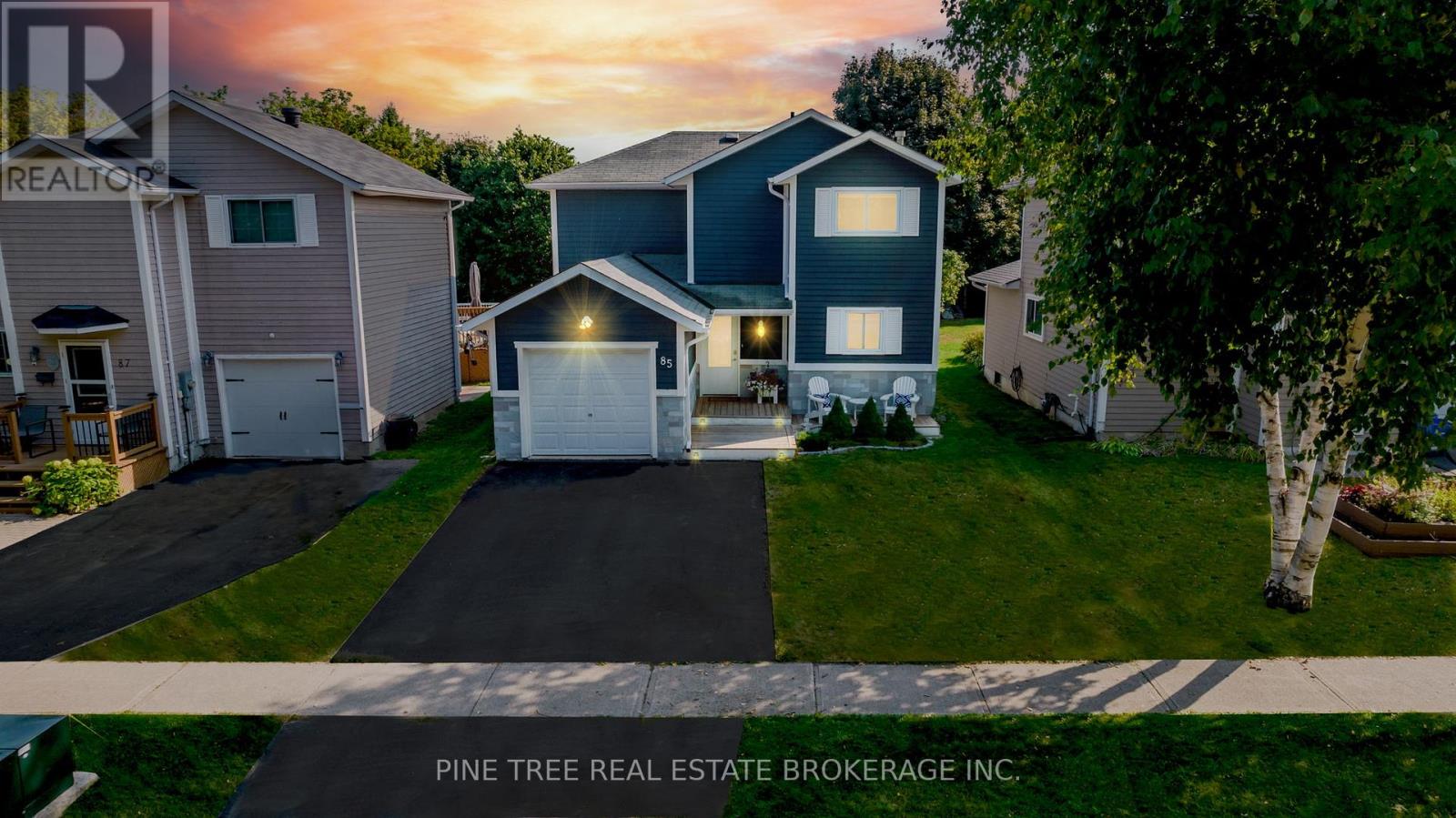 Photo 2 of 85 Elizabeth Street, Barrie ON