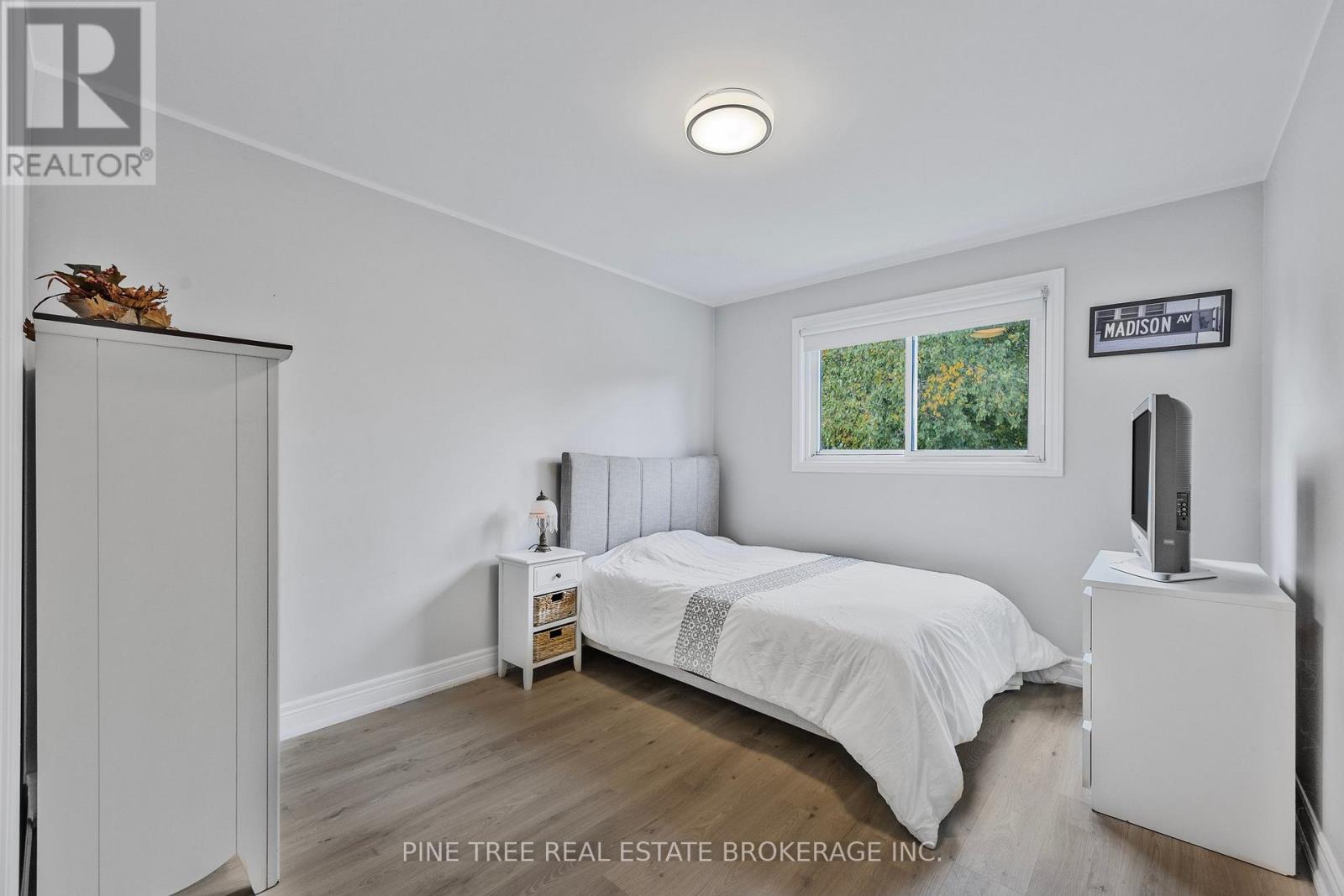 Photo 21 of 85 Elizabeth Street, Barrie ON