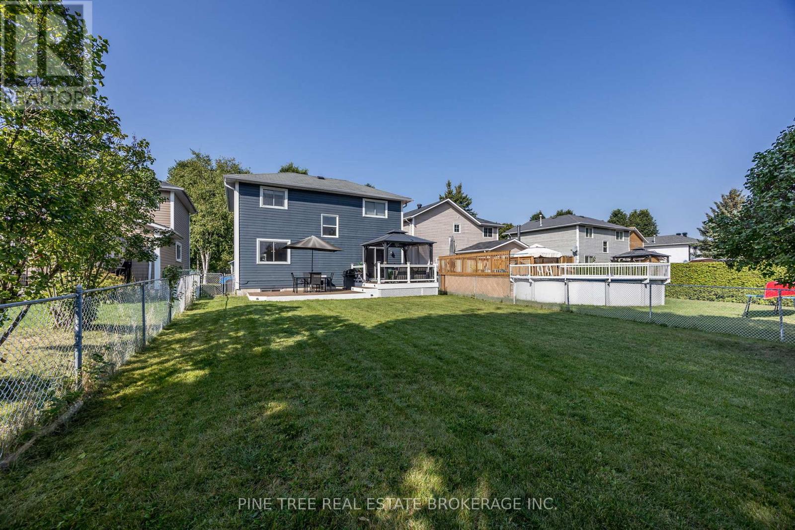 Photo 38 of 85 Elizabeth Street, Barrie ON