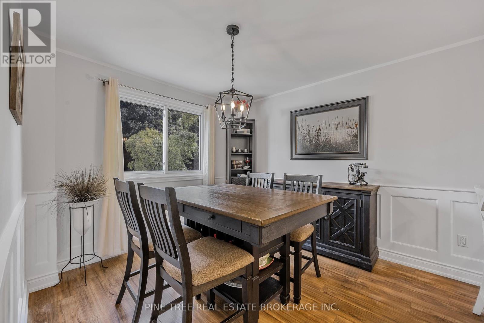 Photo 8 of 85 Elizabeth Street, Barrie ON