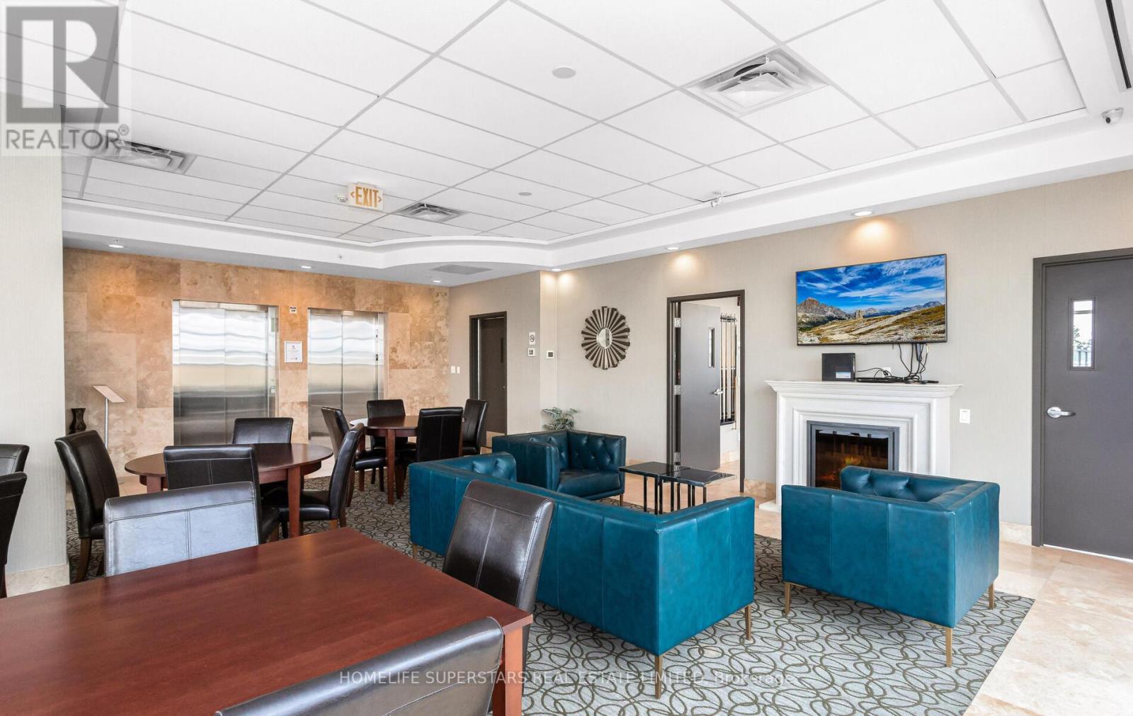 Photo 41 of 302 205 Lakeshore Road W, Oakville ON