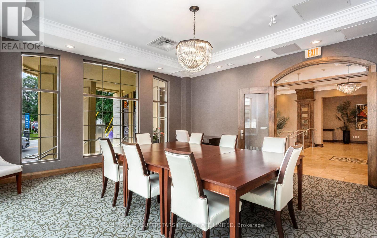 Photo 9 of 302 205 Lakeshore Road W, Oakville ON