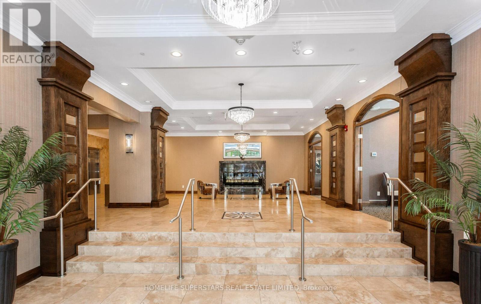 Photo 6 of 302 205 Lakeshore Road W, Oakville ON