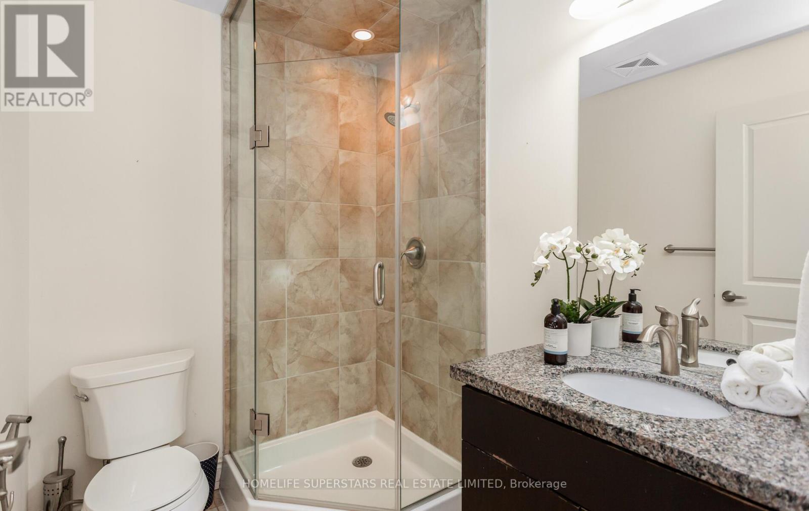 Photo 36 of 302 205 Lakeshore Road W, Oakville ON