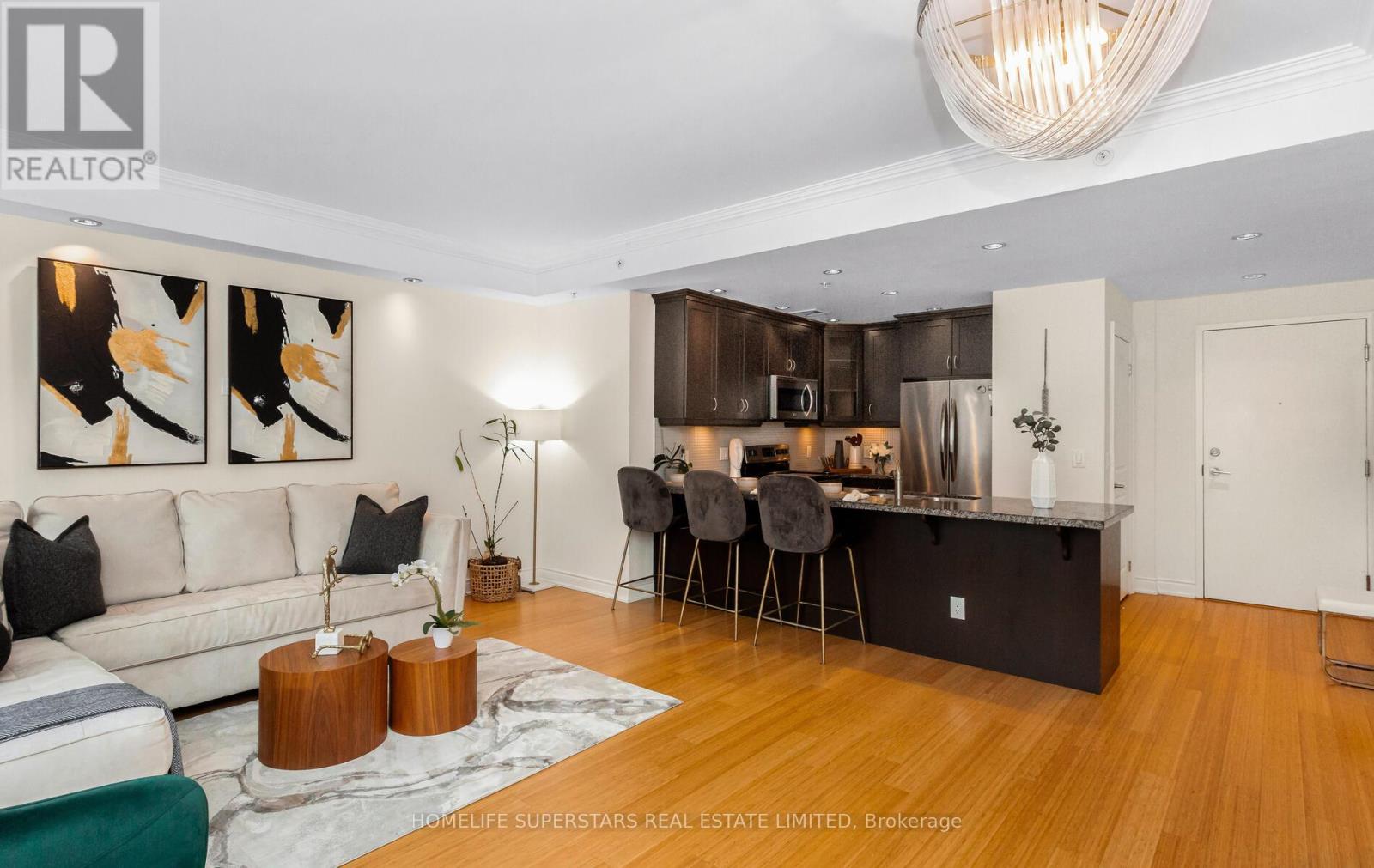 Photo 20 of 302 205 Lakeshore Road W, Oakville ON