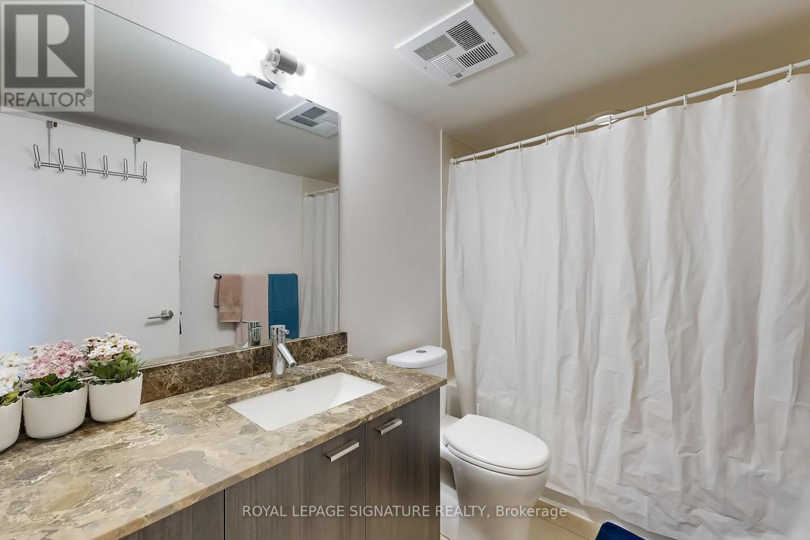 Photo 15 of 1202 78 Tecumseth Street, Toronto ON