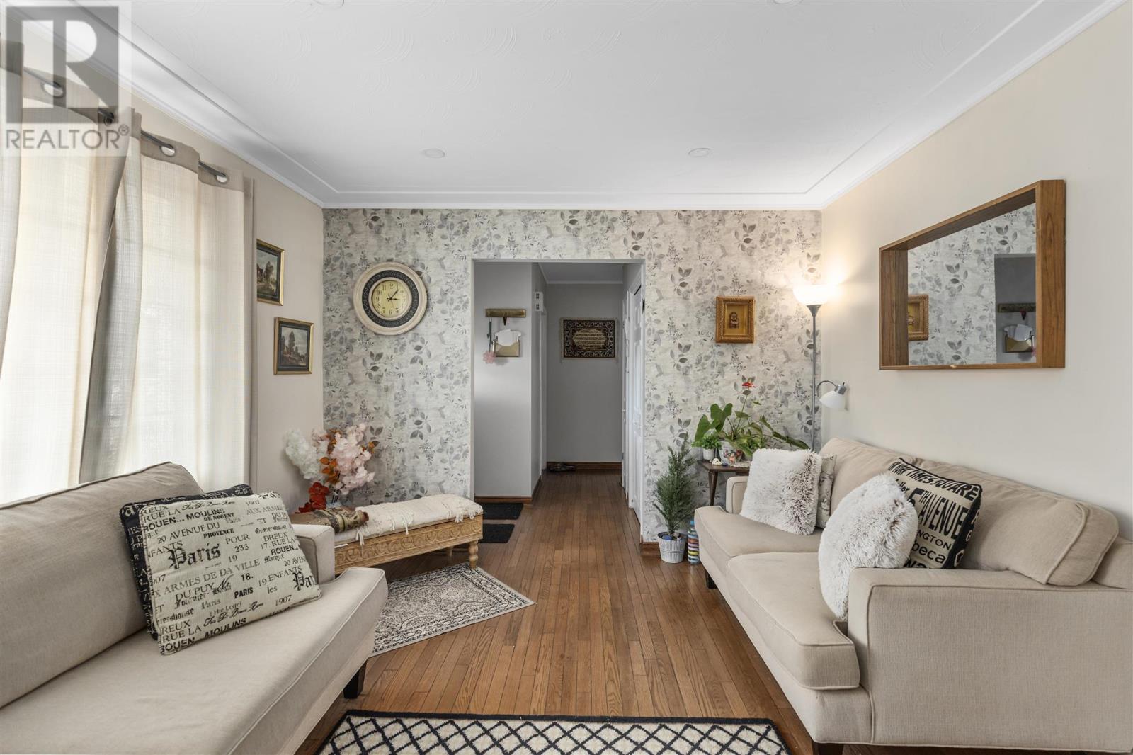 Photo 5 of 185 Plaintree Dr, Sault Ste Marie ON
