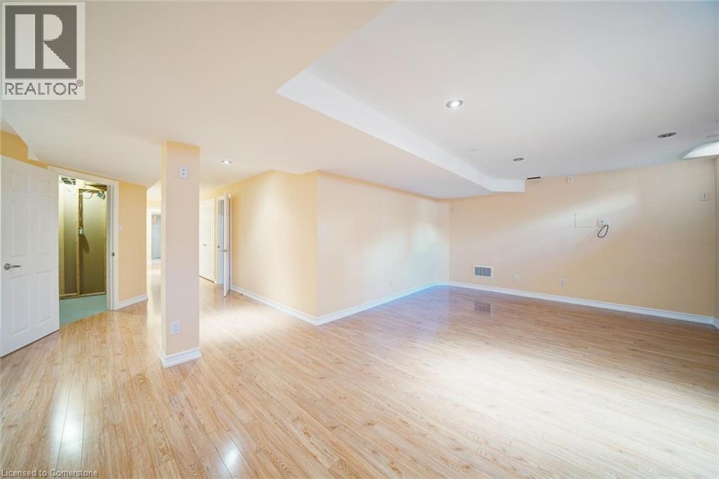 Photo 37 of 6 Weekes Avenue, Richmond Hill ON