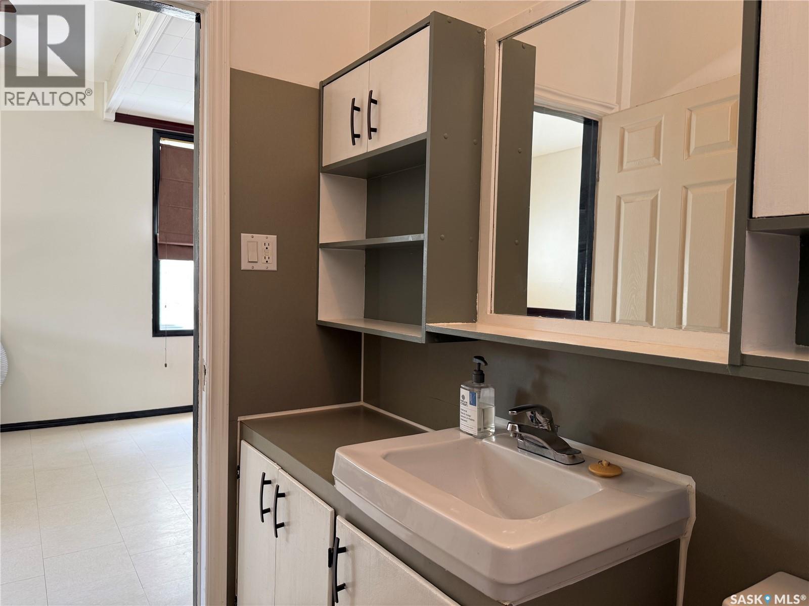 Photo 17 of 151 Coteau Street W, Moose Jaw SK