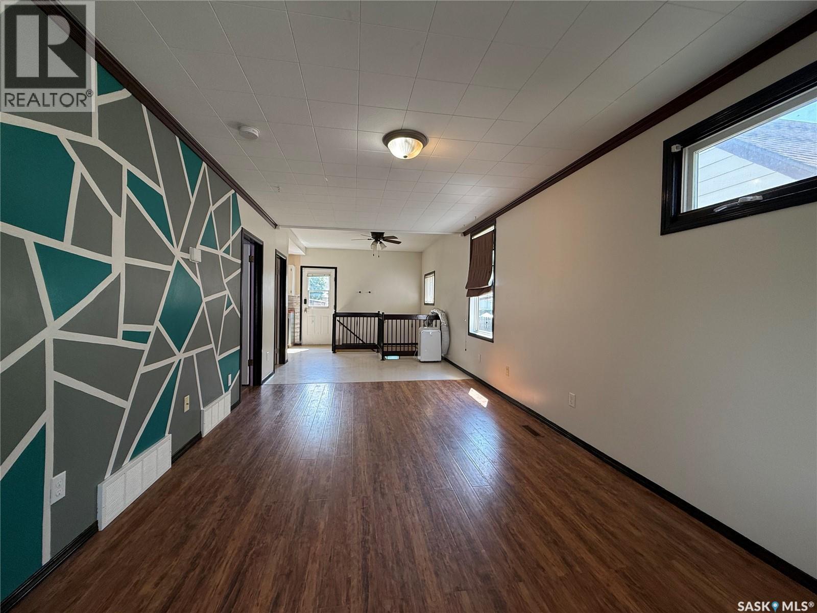 Photo 8 of 151 Coteau Street W, Moose Jaw SK