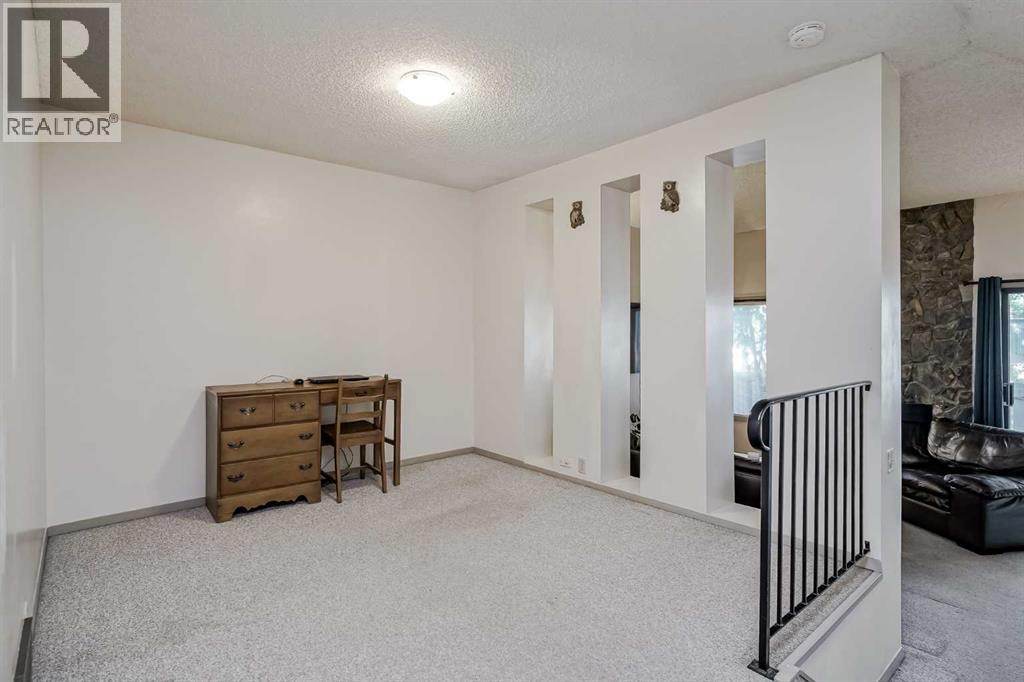Photo 7 of 25 99 Midpark Gardens Se, Calgary AB