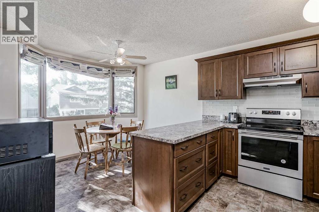 Photo 9 of 25 99 Midpark Gardens Se, Calgary AB