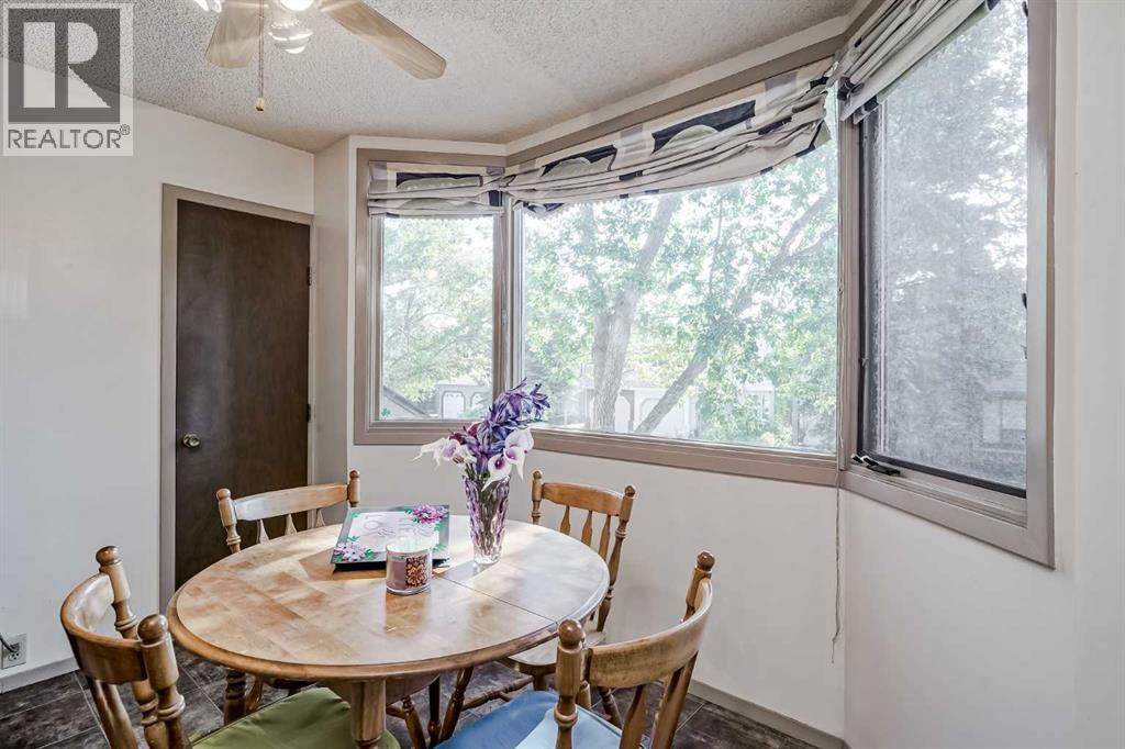 Photo 11 of 25 99 Midpark Gardens Se, Calgary AB