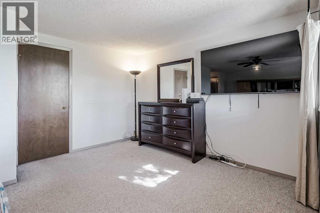 Photo 24 of 25 99 Midpark Gardens Se, Calgary AB