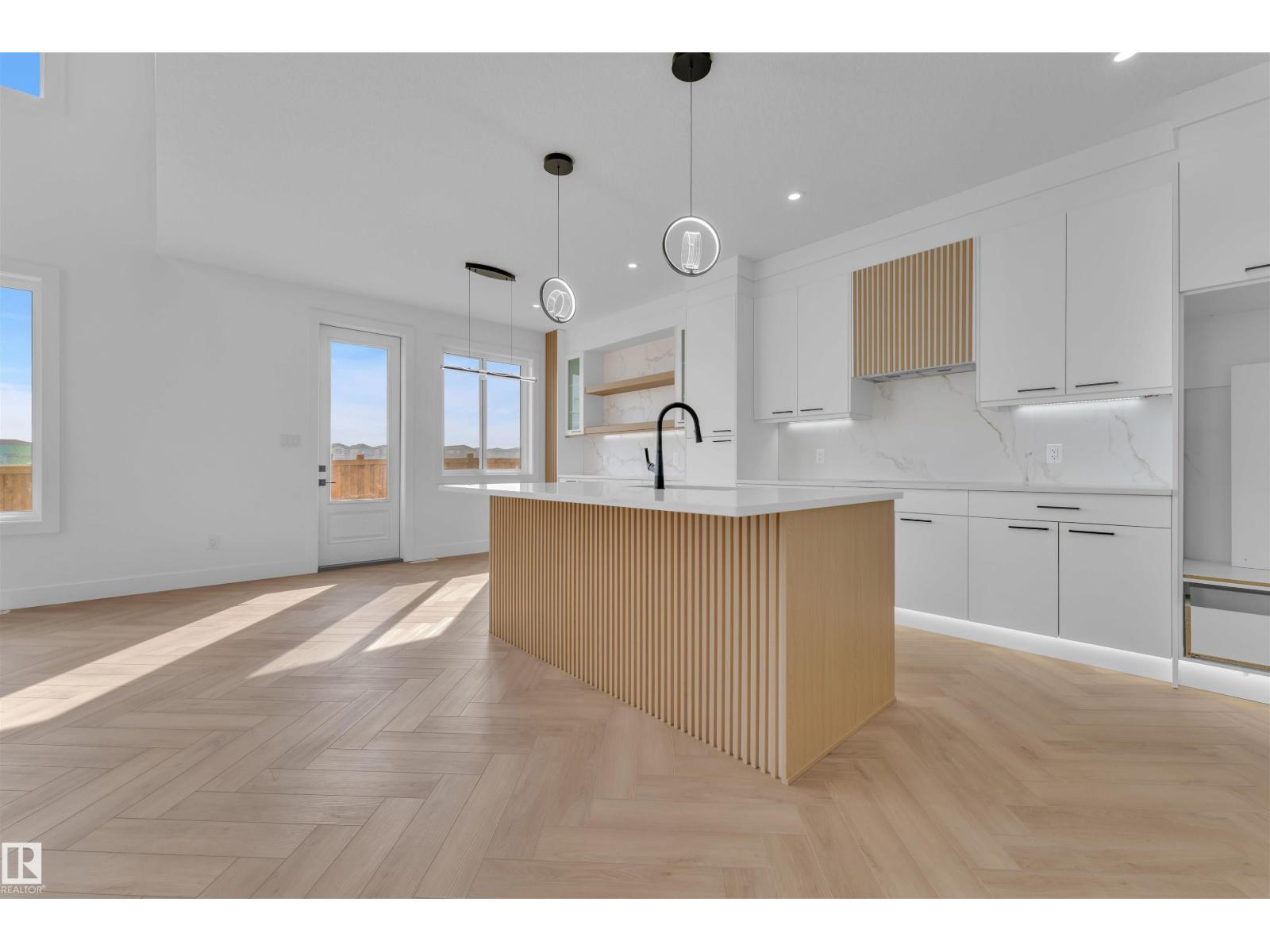 Photo 15 of 103 28 St Sw Sw, Edmonton AB
