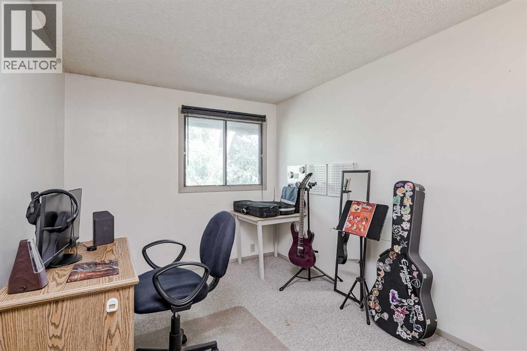 Photo 30 of 25 99 Midpark Gardens Se, Calgary AB