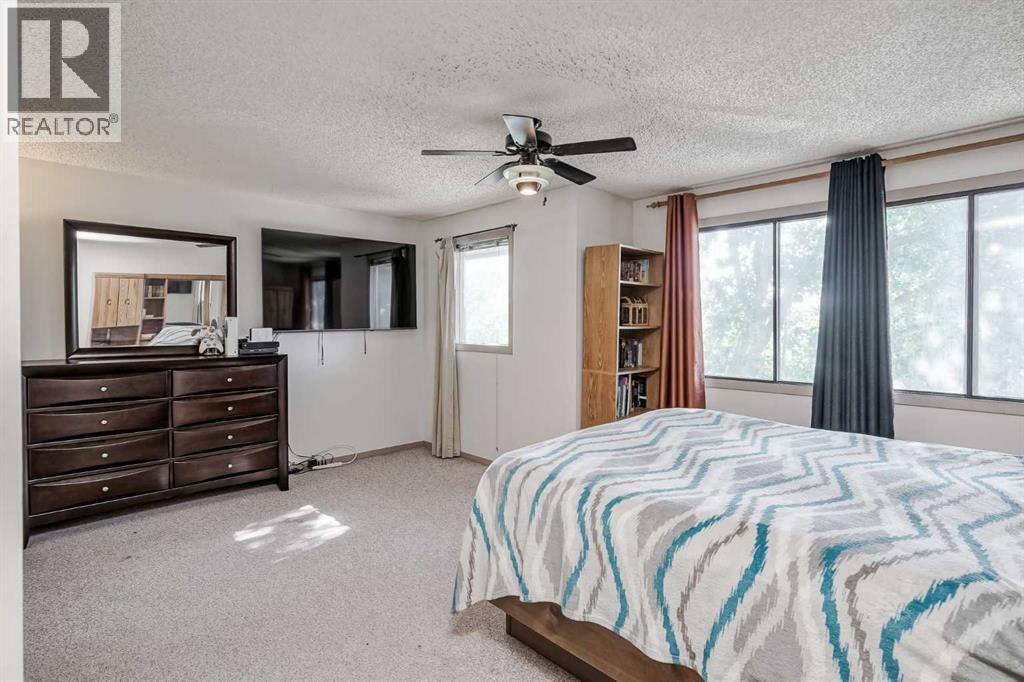 Photo 23 of 25 99 Midpark Gardens Se, Calgary AB