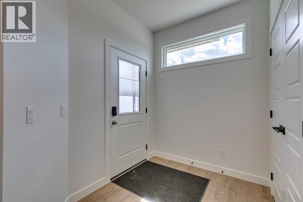 Photo 5 of 739 Langley Terrace Se, Airdrie AB