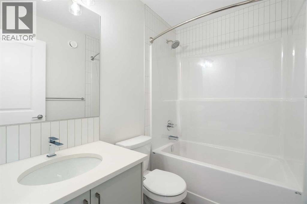 Photo 25 of 135 Creekview Gardens Sw, Calgary AB