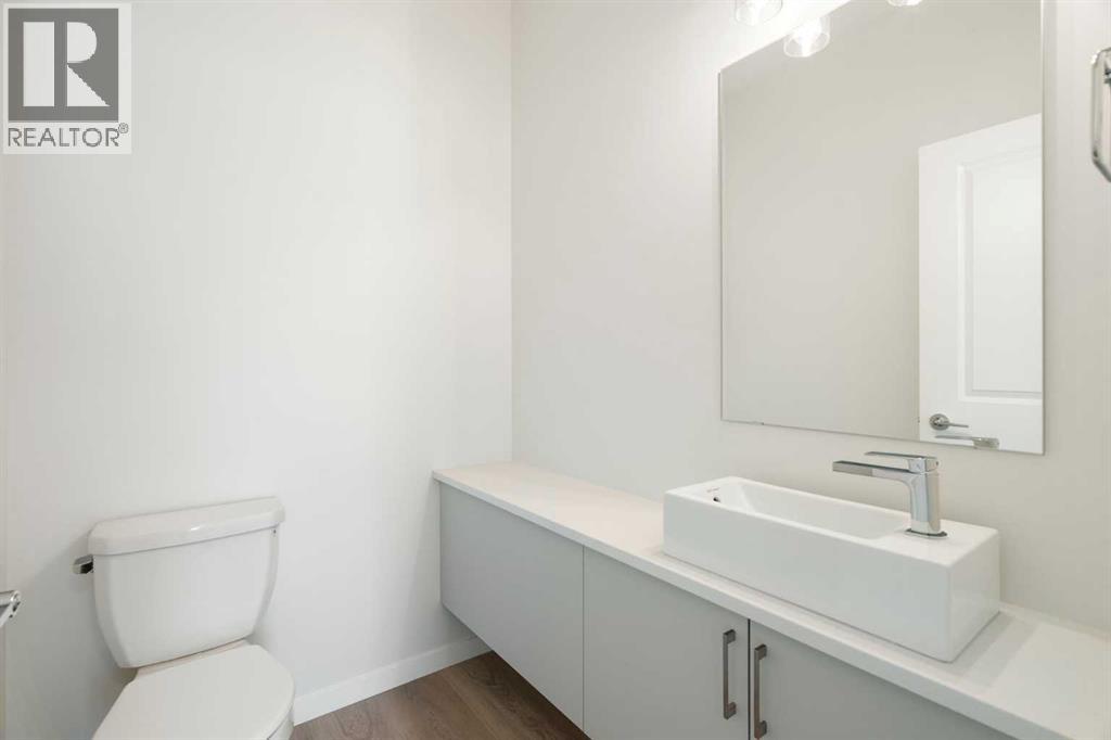 Photo 19 of 135 Creekview Gardens Sw, Calgary AB