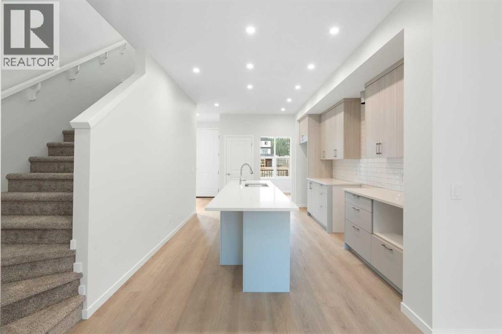 Photo 9 of 135 Creekview Gardens Sw, Calgary AB