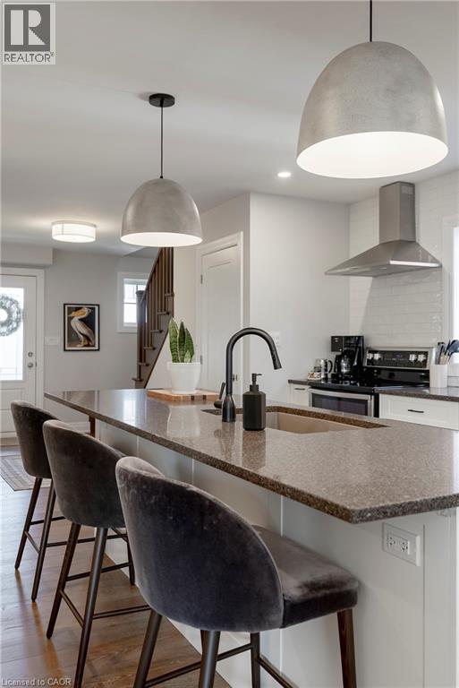 Photo 12 of 20 Mountain Park Avenue, Hamilton ON